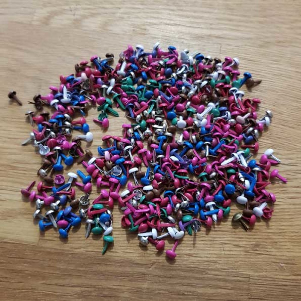 100 Attaches Parisiennes Rondes Assortiment N&deg;04 - 4 mm .