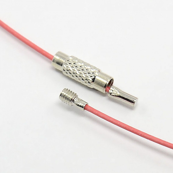 1 collier tour de cou fil c&acirc;bl&eacute; rigide rose fermoir &agrave; visser N&deg;01