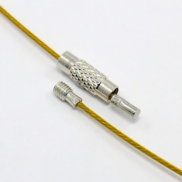 1 collier tour de cou fil c&acirc;bl&eacute; rigide or fermoir &agrave; visser N&deg;01