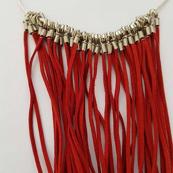 1 collier tour de cou su&eacute;dine rouge 51 cm fermoir mousqueton