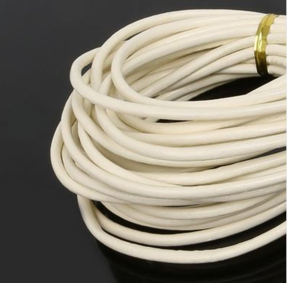 1 m&egrave;tre Cordon rond cuir lisse Ivoire 3 mm