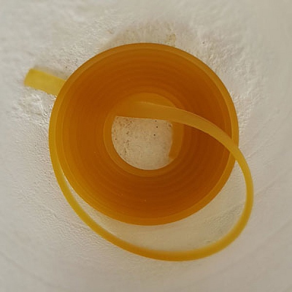 1 m&egrave;tre cordon Pvc Plat 5.8 x 1.9 mm Jaune Fonc&eacute;