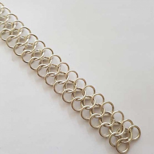 20 cm cha&icirc;ne maille forme 8 reli&eacute;e couleur Argent