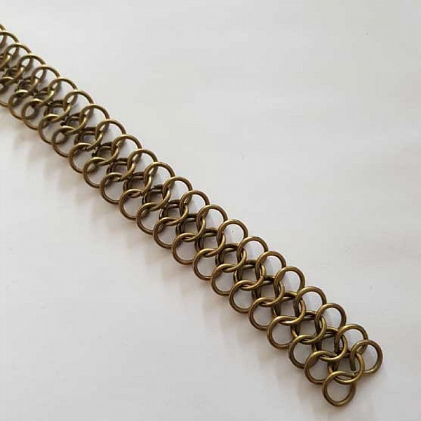 20 cm cha&icirc;ne maille forme 8 reli&eacute;e couleur Bronze