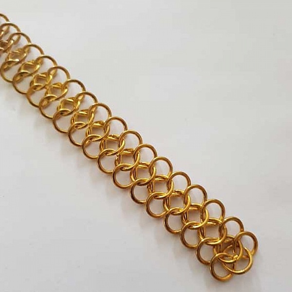 20 cm cha&icirc;ne maille forme 8 reli&eacute;e couleur Dor&eacute;