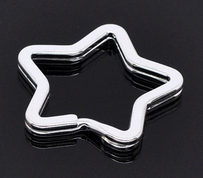 Anneau porte cl&eacute;s forme &eacute;toile 34 x 33 mm
