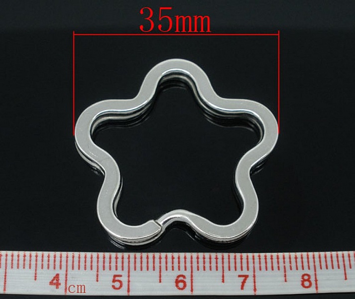 Anneau porte cl&eacute;s forme fleur 34 x 35 mm