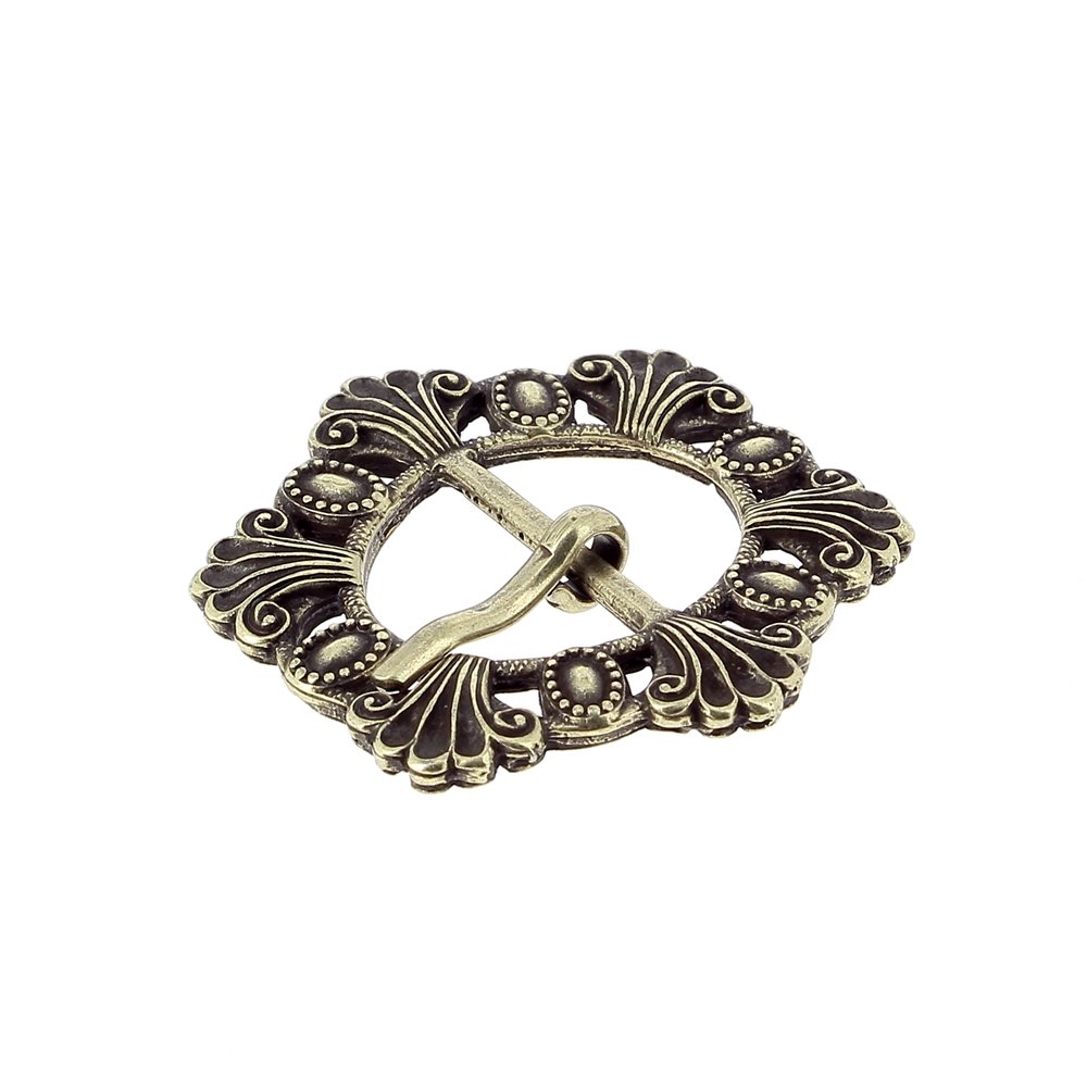 Boucle de ceinture en zamac finition vieux laiton.