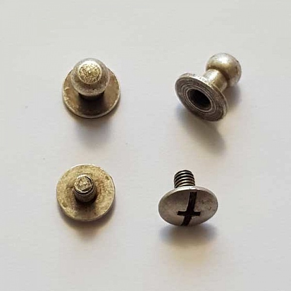 Bouton de col &agrave; visser 8 mm Argent en Zamak Plaqu&eacute; Argent a vis