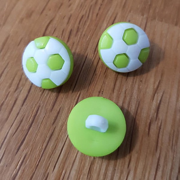 Bouton fantaisie &agrave; motifs pour enfants ballon de foot N&deg; 13 vert clair
