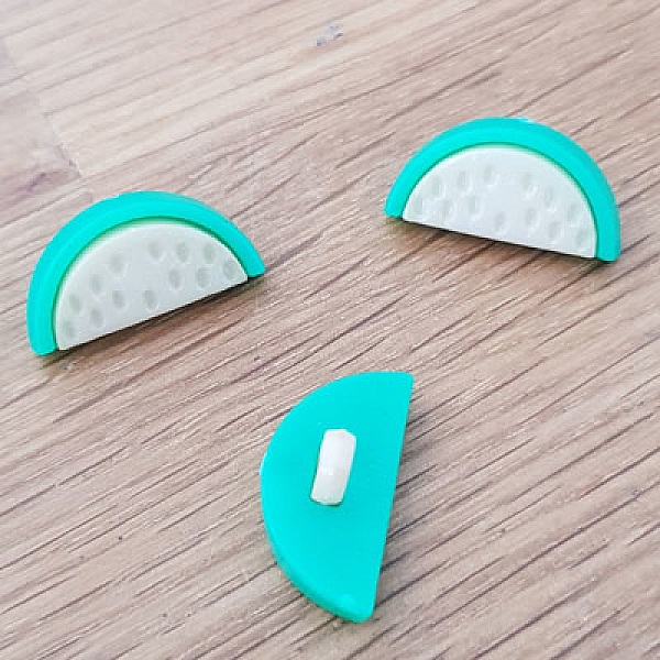 Bouton fantaisie &agrave; motifs pour enfants past&egrave;que N&deg; 02 blanc