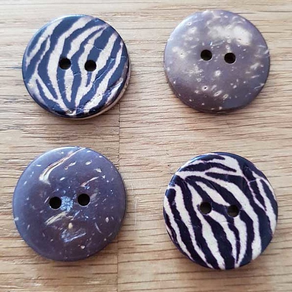Boutons 22mm &agrave; deux trous ronds en noix de coco N&deg;31