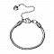 Bracelet en acier inoxydable argenté avec fermoir mousqueton.