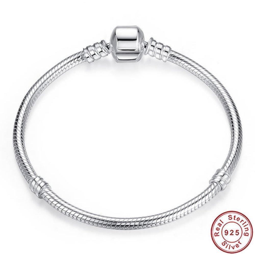 Bracelet en argent 925 avec fermoir clip de 18 cm.