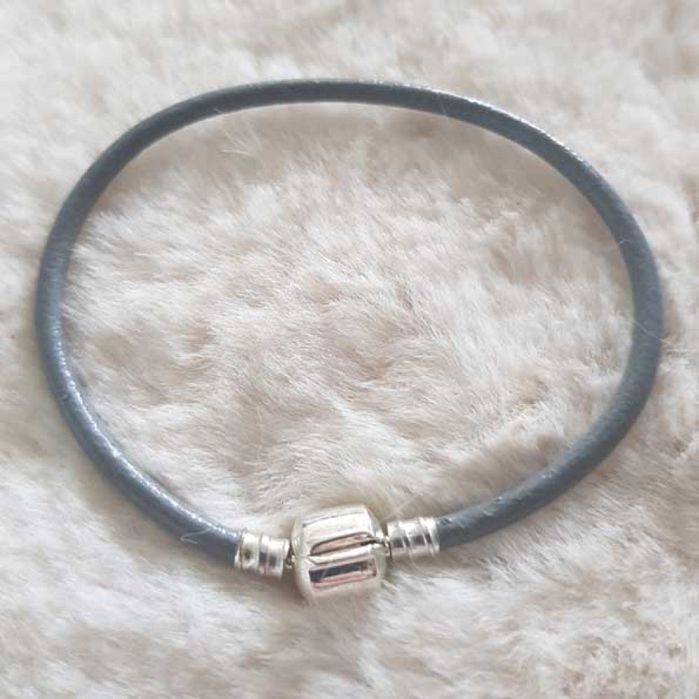 Bracelet Clip Europ&eacute;en lisse Uni 01 DU 15 AU 23 CM Gris