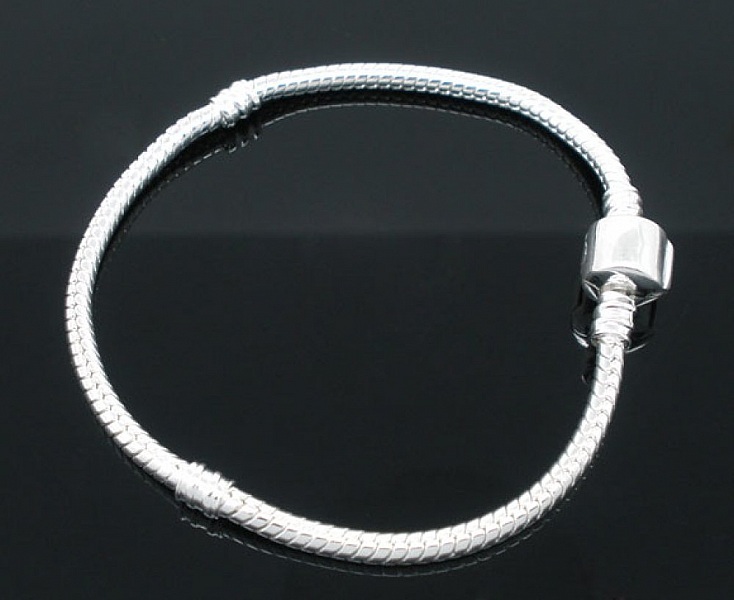 Bracelet Clip Europ&eacute;en 17 cm fermoir Lisse Plaqu&eacute; Argent 925