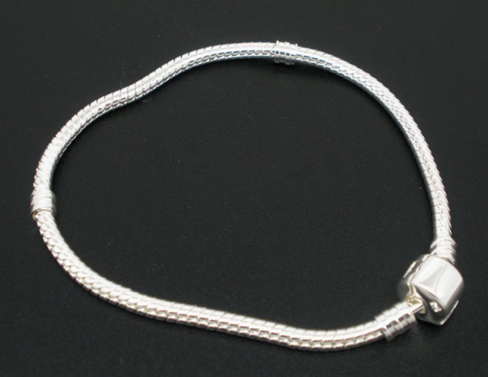 Bracelet Clip Europ&eacute;en 21 cm fermoir Lisse Plaqu&eacute; Argent 925