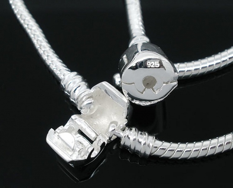 Bracelet Clip Europ&eacute;en  23 cm fermoir Lisse Plaqu&eacute; Argent 925