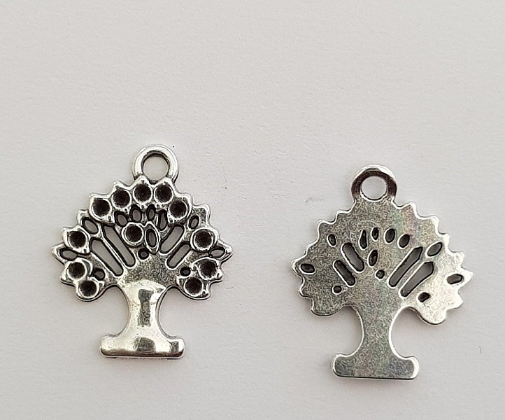 Breloque Arbre N&deg;01