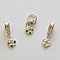 Breloques cœur argentées avec strass verts pour bijoux.