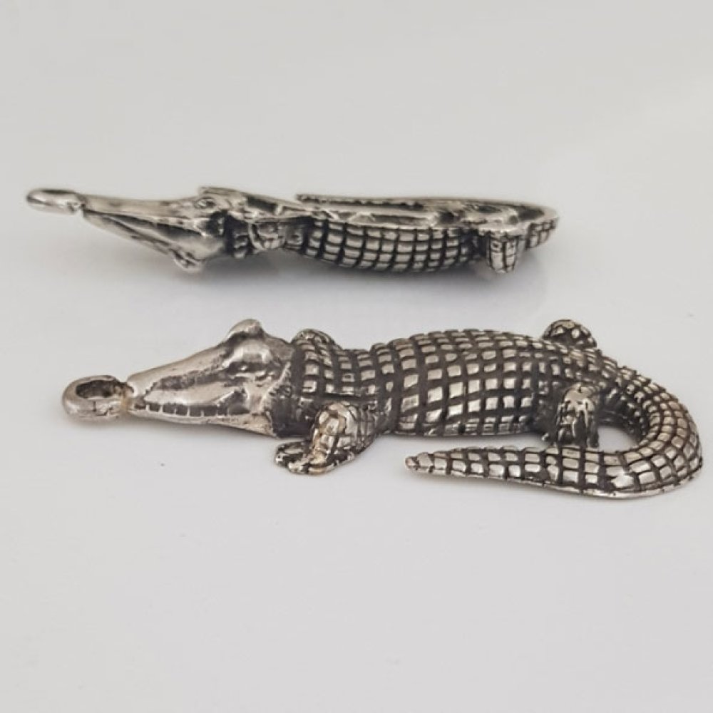 Breloque Crocodile N&deg;01 ZAMAK (PLAQU&Eacute; ARGENT)