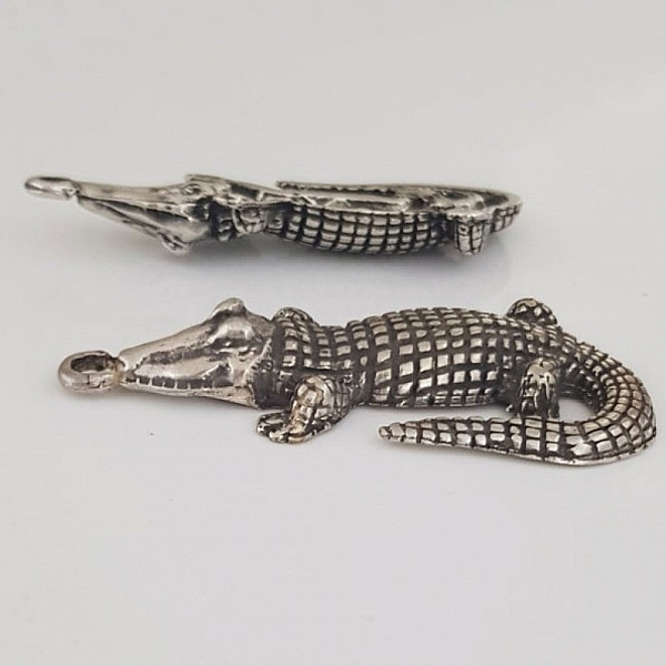 Breloque Crocodile N&deg;01 ZAMAK (PLAQU&Eacute; ARGENT)