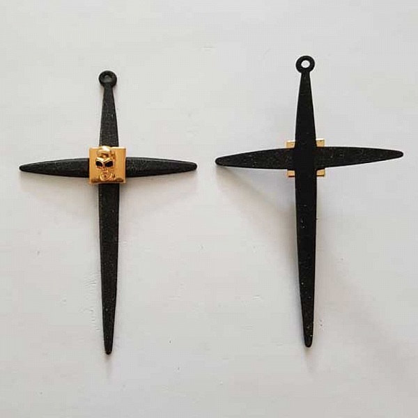 Breloque Croix N&deg;07 Noir