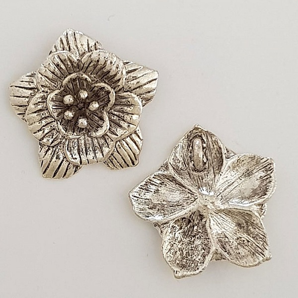 Breloque Fleur M&eacute;tal N&deg;013 Argent