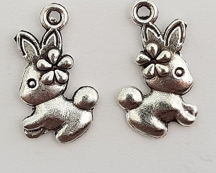 Breloque Lapin N&deg;01