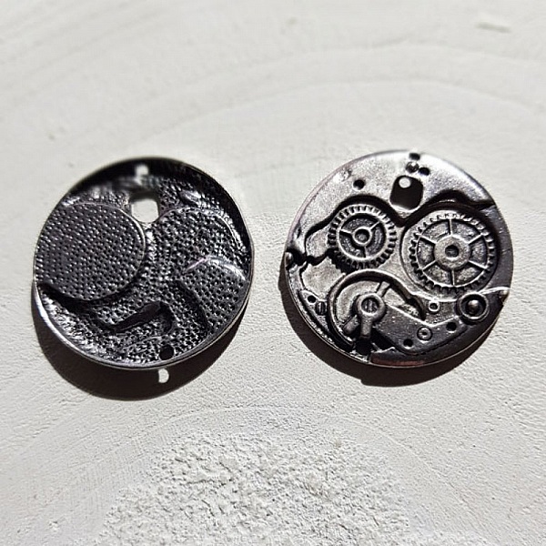Breloque M&eacute;canisme Horloge N&deg;04