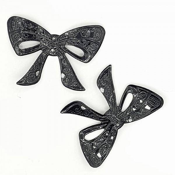 Breloque N&oelig;ud N&deg;06 pendentif, connecteur noeud filigrane en m&eacute;tal fin noir 39 x 26 mm