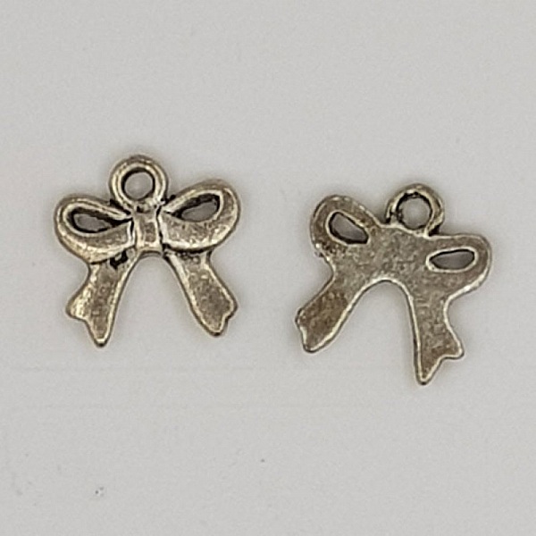 Breloque N&oelig;ud N&deg;12 breloque noeud ruban en m&eacute;tal argent