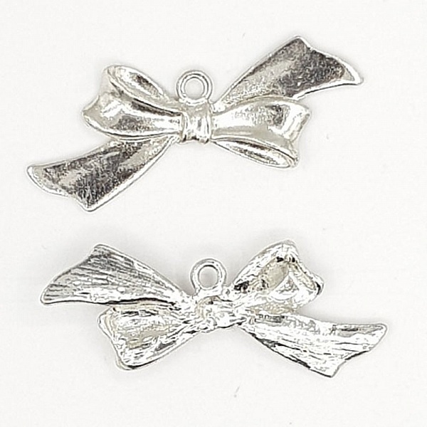 Breloque N&oelig;ud N&deg;18 breloque noeud papillon ruban en m&eacute;tal argent