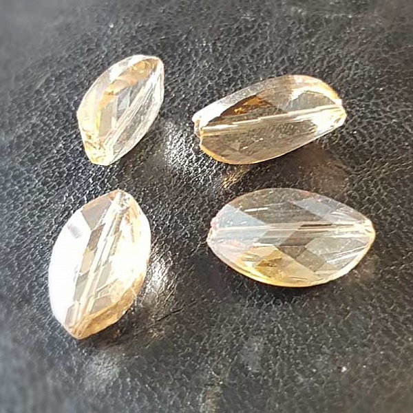 Breloque Pendentif en verre facett&eacute; goutte N&deg;03-01