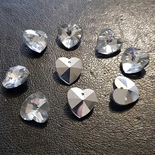 Breloque Pendentif en verre facett&eacute; Coeur N&deg;01-01