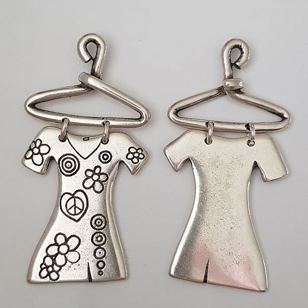 Breloque Robe N&deg;02 en Zamak