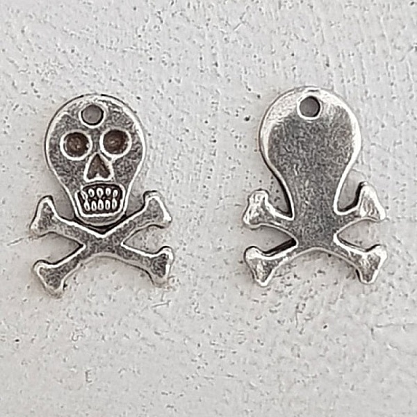 Breloque T&ecirc;te de mort N&deg;18