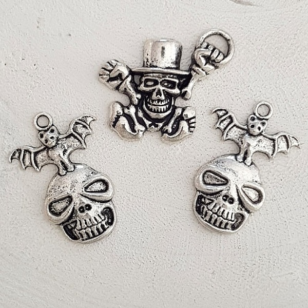 Breloque T&ecirc;te de mort N&deg;23 Lot de 3 pi&egrave;ces