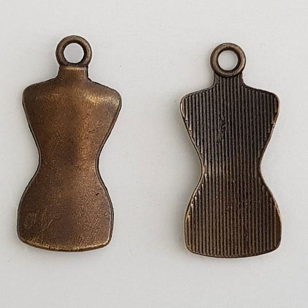 Breloque V&ecirc;tement Buste N&deg;01 Bronze