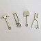 Breloques Outils en m&eacute;tal argent&eacute; lot de 4 pi&egrave;ces.