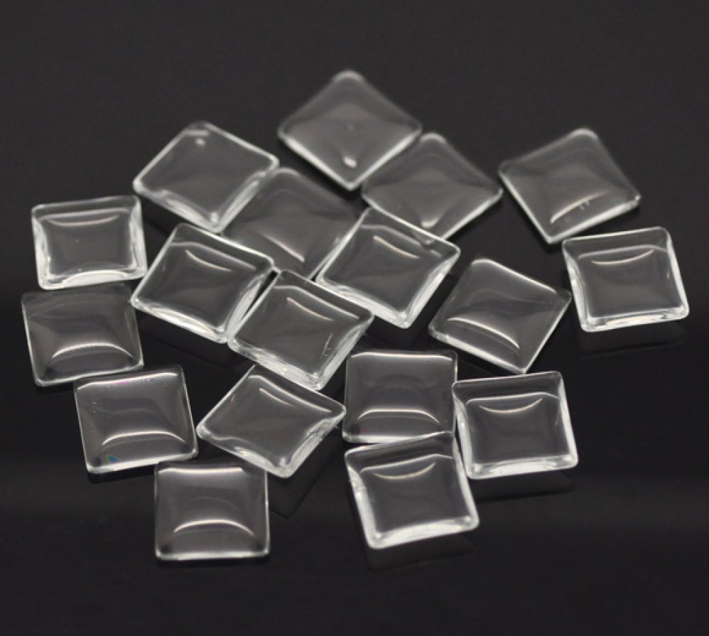 Cabochon Carr&eacute; 15 x 15 mm en verre loupe transparent N&deg;26