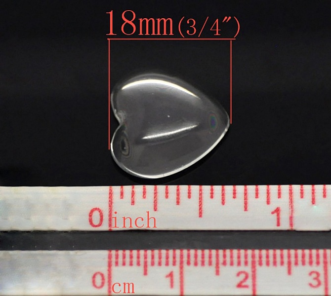 Cabochon Coeur 17 x 18 mm en verre loupe transparent N&deg;23