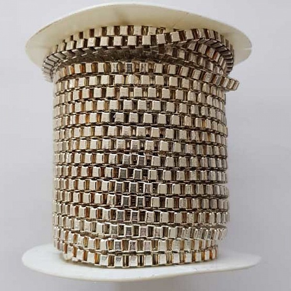 Chaine maille carr&eacute; 4 mm Argent