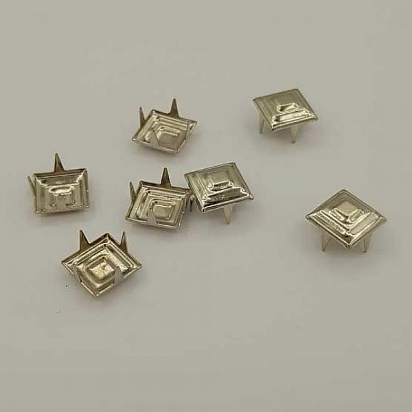 Clous rivet &agrave; griffes Carr&eacute; 09 mm Argent 20 pi&egrave;ces