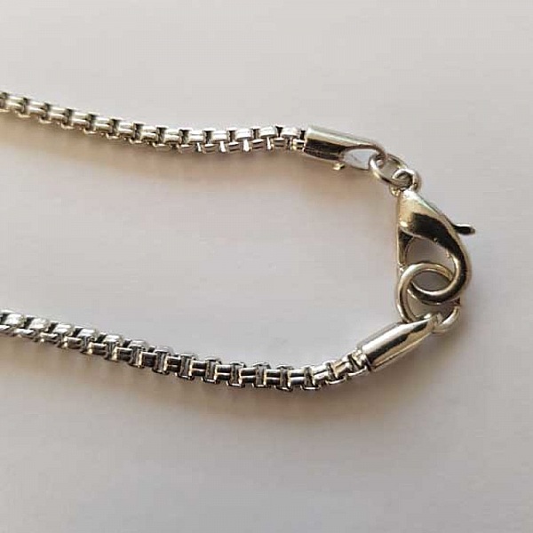 Collier chaine carr&eacute; M&eacute;tal Argent&eacute; N&deg;01 de 72 cm