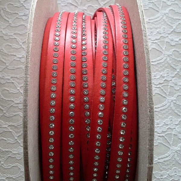 Cuir B-Corail de 10 mm Strass Swarovski par 20 cm