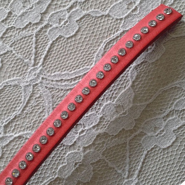 Cuir B-Corail de 10 mm Strass Swarovski par 20 cm