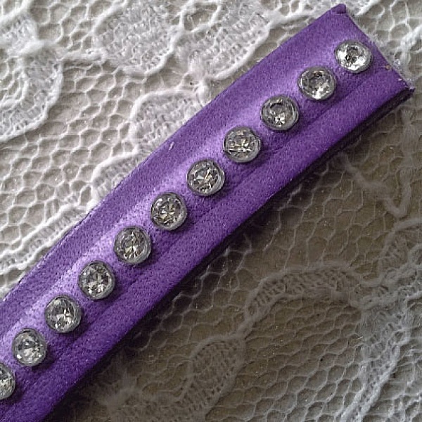 Cuir B-Viola de 10 mm Strass Swarovski par 20 cm