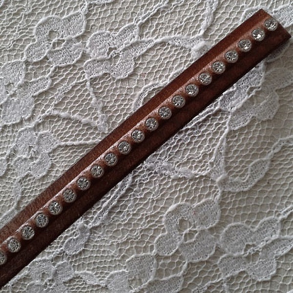 Cuir Bruno de 10 mm Strass Swarovski par 20 cm