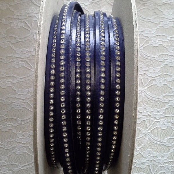 Cuir Cobalt Fonc&eacute; de 10 mm Strass Swarovski par 20 cm